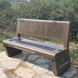 Nowoczesny telefon publiczny Ładowanie inteligentnych słonecznych metalowych siedzisk na patio
